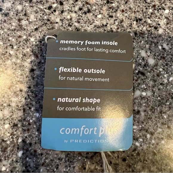 Comfort Plus by Predictions Swanky White Patent wedge sandal.  NWT Size 8W - Picture 9 of 12